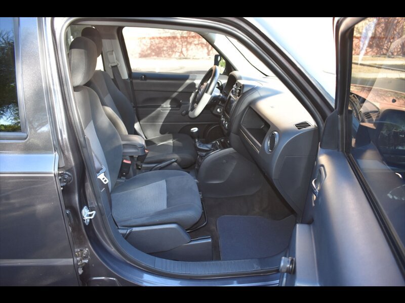 Used 2015 Jeep Patriot Sport FWD image 30