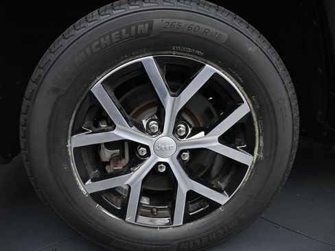 Used 2023 Jeep Grand Cherokee L Limited AWD/4WD image 10