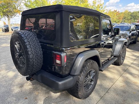 Used 2024 Jeep Wrangler Sport S image 7