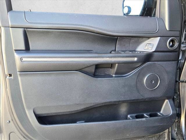 Used 2019 Ford Expedition XLT w/ Equipment Group 202A RWD image 10