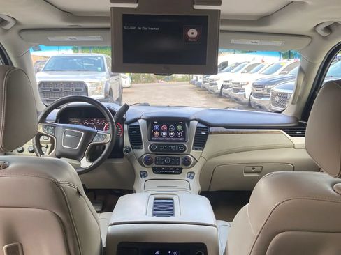 Used 2016 GMC Yukon XL Denali w/ Open Road Package AWD/4WD image 32