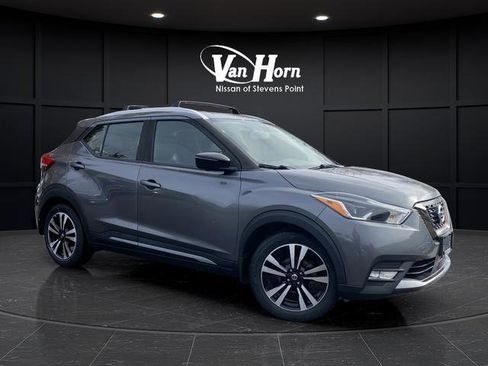 Used 2020 Nissan Kicks SR w/ Exterior Package image 29