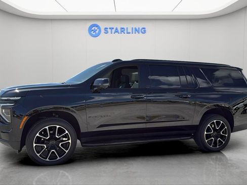 Used 2025 Chevrolet Suburban RST w/ Comfort Package image 2