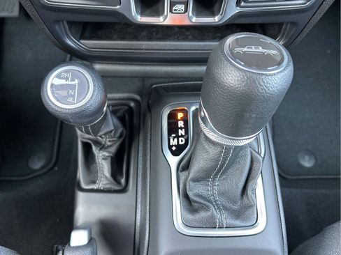 New 2026 Jeep Gladiator Sport AWD/4WD image 18