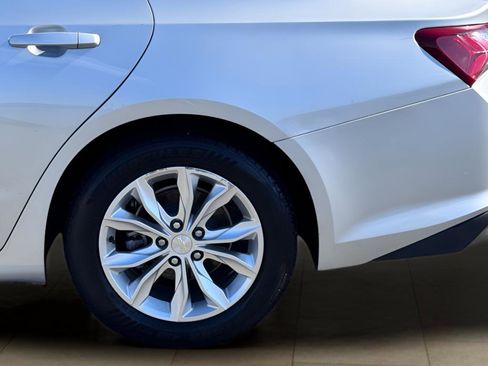 Used 2020 Chevrolet Malibu LT FWD image 33