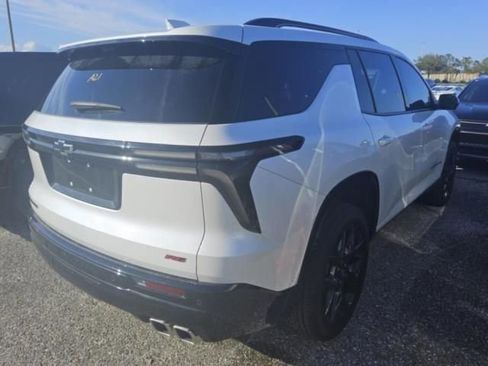 Used 2024 Chevrolet Traverse RS image 4