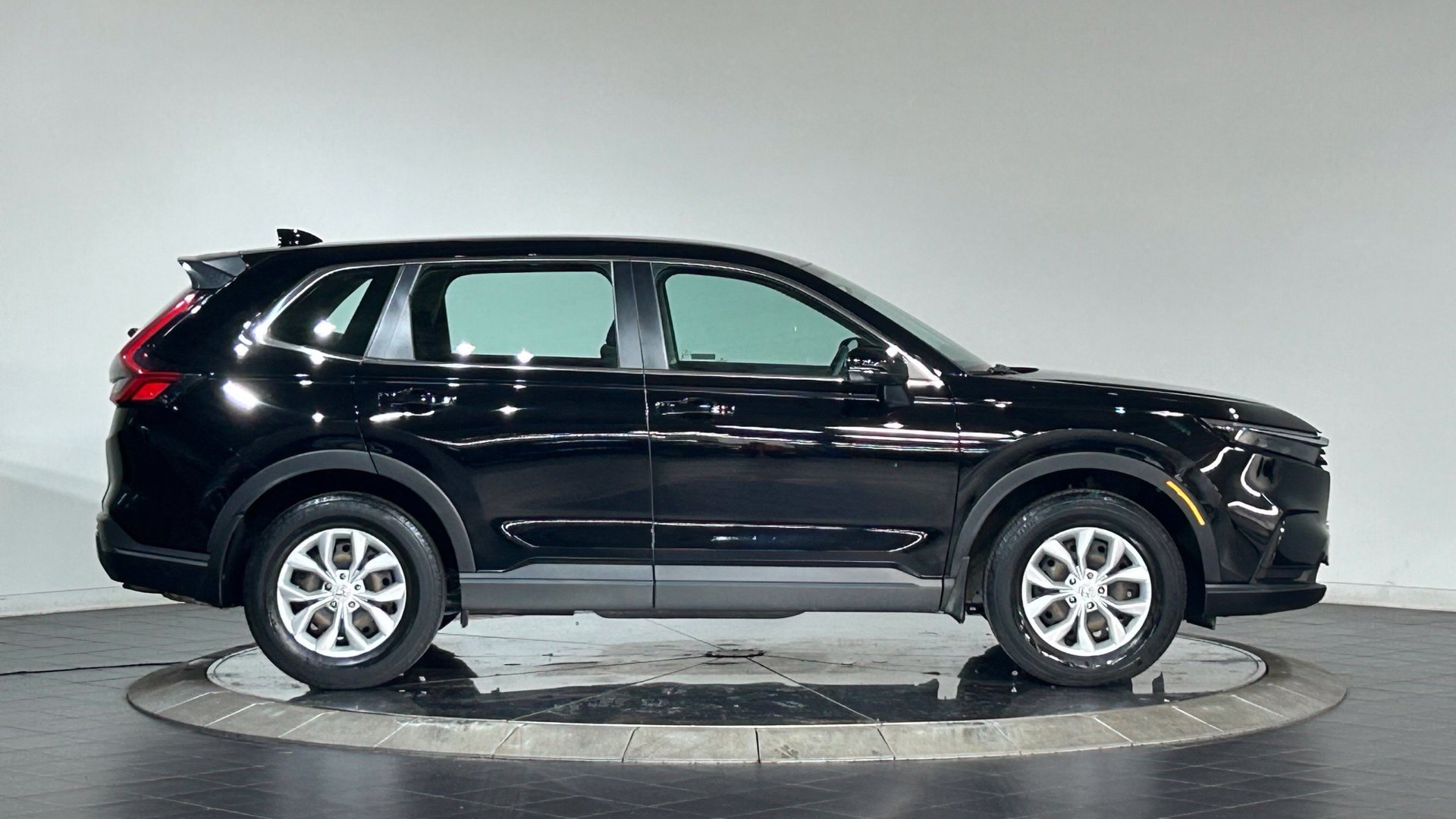 Used 2023 Honda CR-V LX image 11