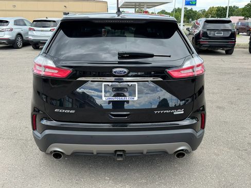Used 2019 Ford Edge Titanium w/ Cold Weather Package AWD/4WD image 4