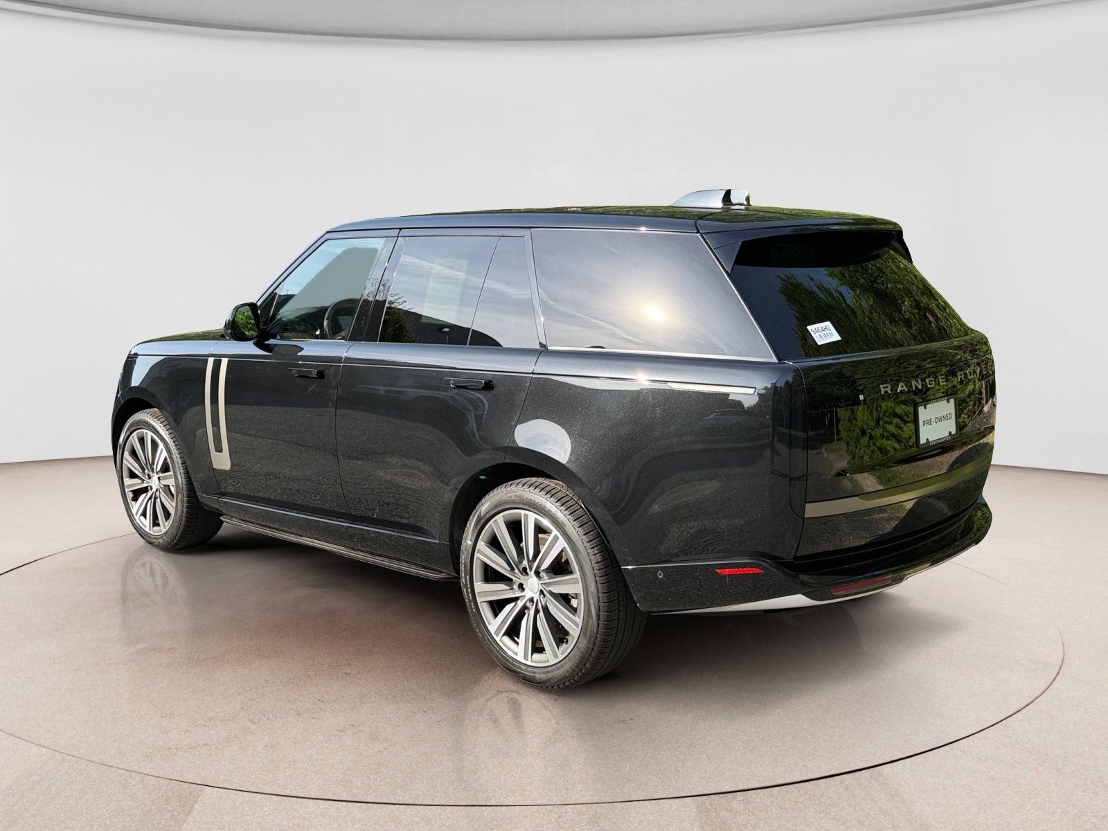 Used 2023 Land Rover Range Rover SE AWD/4WD image 3