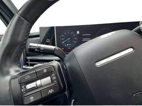 Used 2025 Hyundai Santa Fe Limited FWD image 46