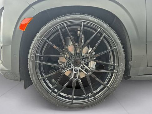 Certified 2024 Cadillac Escalade Premium Luxury Platinum w/ LPO, Floor Liner Package AWD/4WD image 9