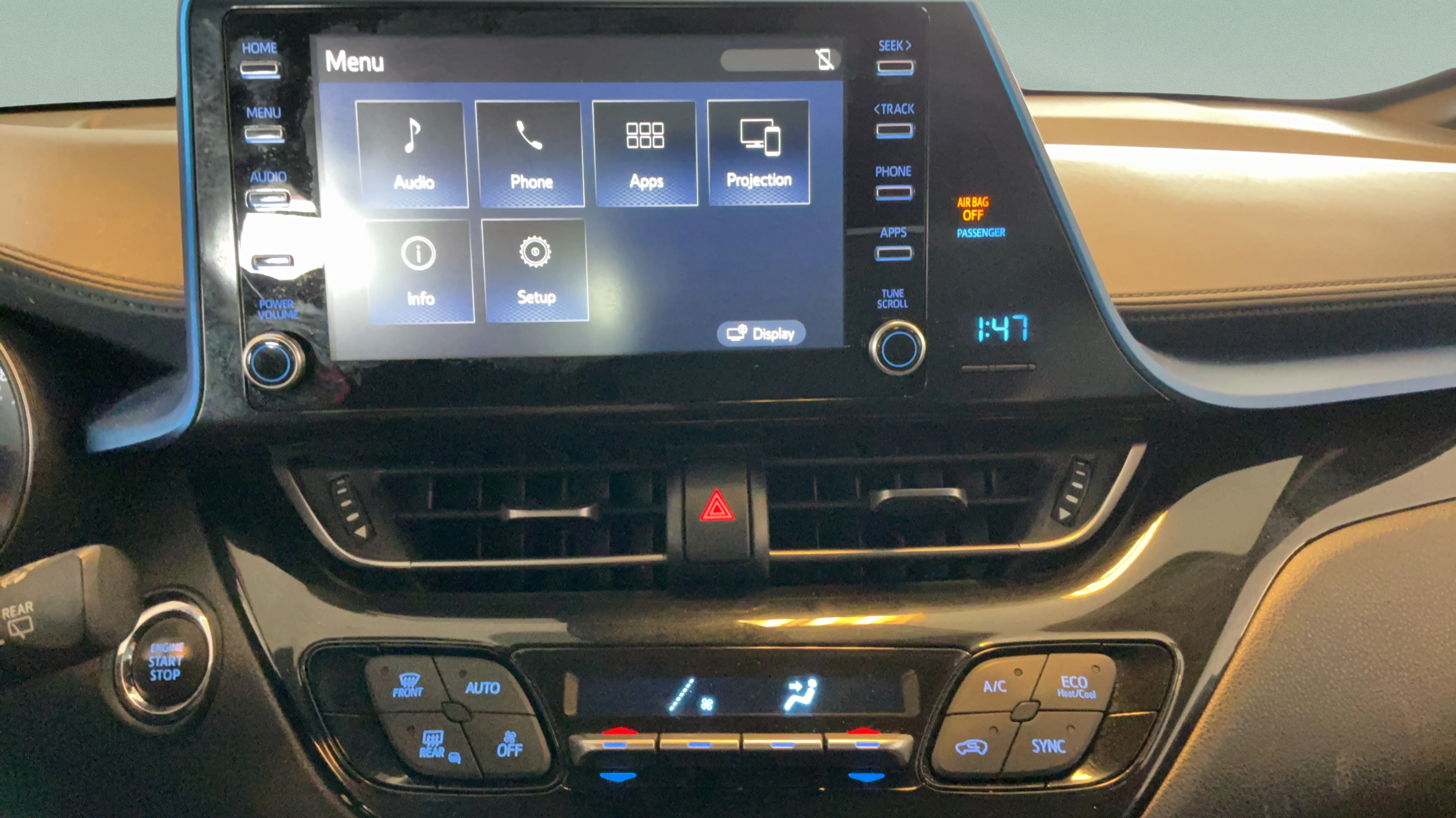 Used 2019 Toyota C-HR XLE FWD image 13