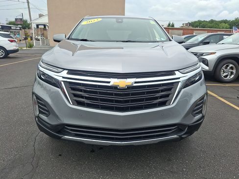 Used 2023 Chevrolet Equinox LT AWD/4WD image 2