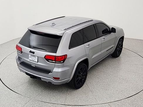 Used 2021 Jeep Grand Cherokee Laredo X AWD/4WD image 34