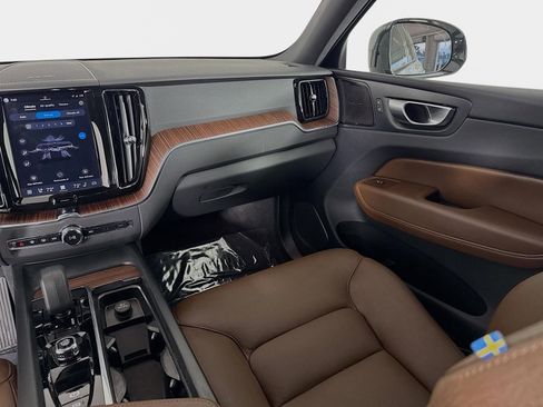 Used 2025 Volvo XC60 B5 Plus w/ Protection Package Premier image 27