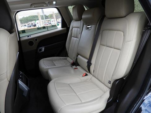 Used 2019 Land Rover Range Rover Sport SE image 36