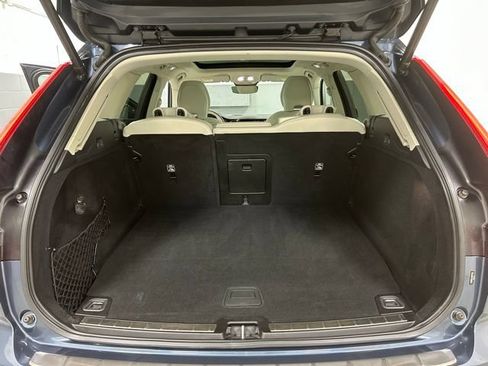 Used 2022 Volvo XC60 T8 Inscription w/ Advanced Package AWD/4WD image 10