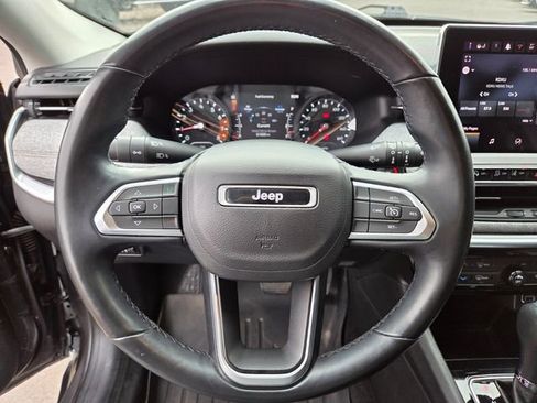 Used 2022 Jeep Compass Latitude image 16