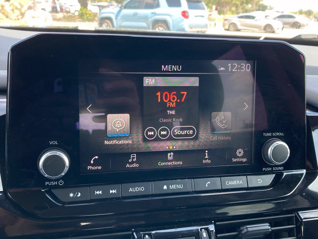 Used 2025 Nissan Pathfinder SV FWD image 20