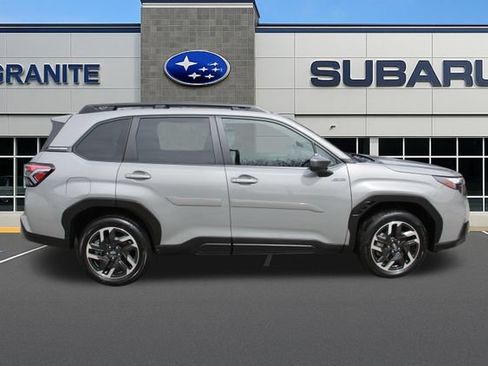 Used 2025 Subaru Forester Premium AWD/4WD image 12
