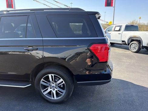 Used 2022 Ford Expedition XLT AWD/4WD image 7