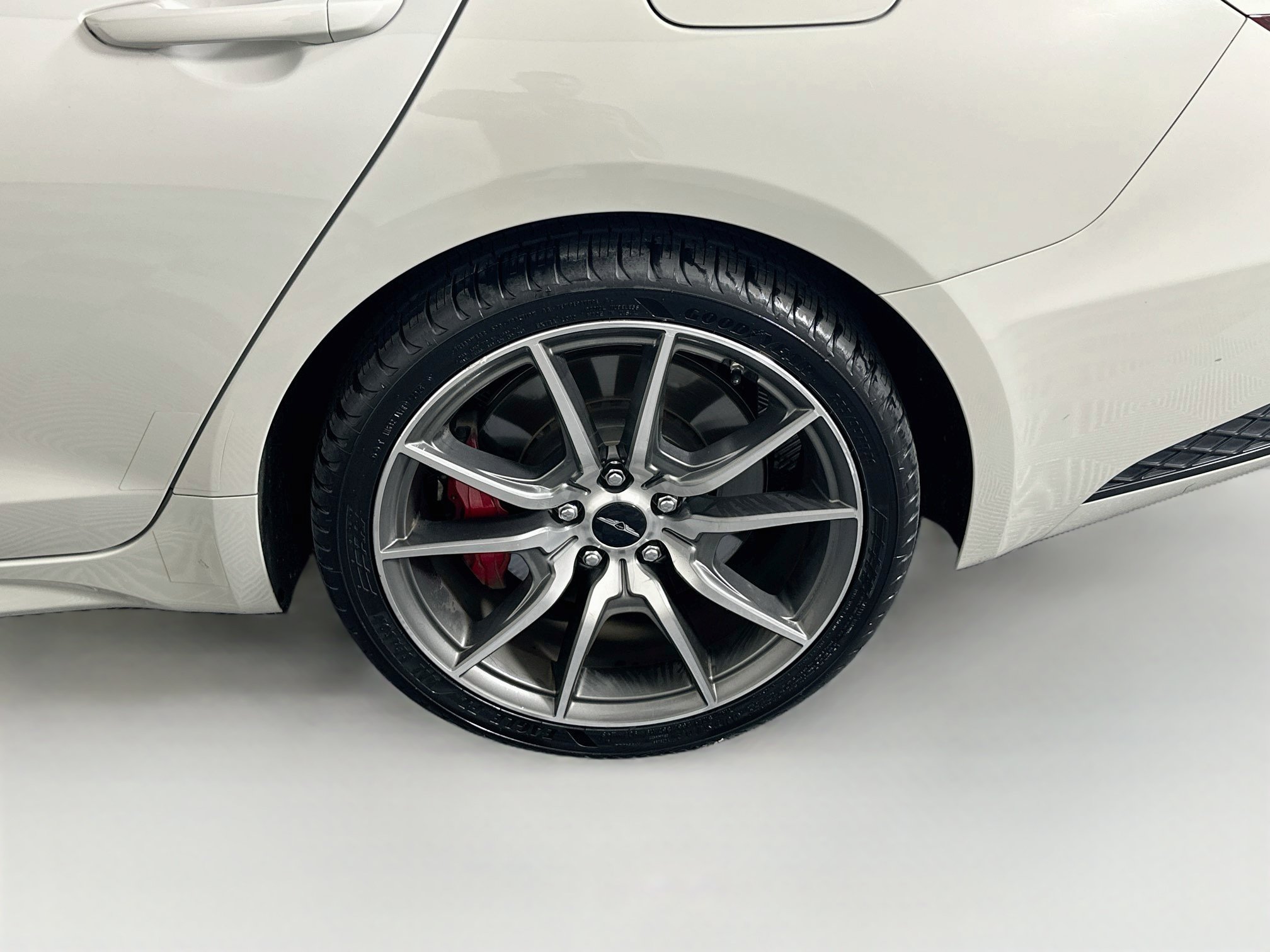 Used 2025 Genesis G70 2.5T RWD image 11