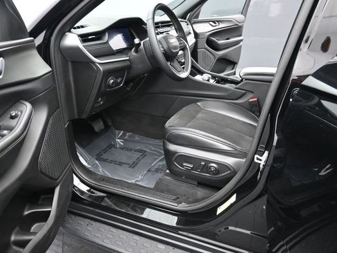 Used 2023 Jeep Grand Cherokee L Laredo AWD/4WD image 13