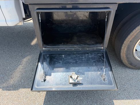 Used 2019 Ford F350 XLT AWD/4WD image 3