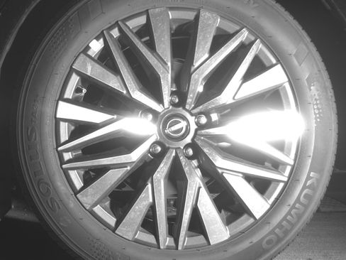 Used 2025 Nissan Altima 2.5 SV FWD image 14