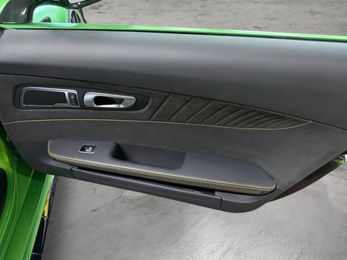 Used 2018 Mercedes-Benz AMG GT R image 16