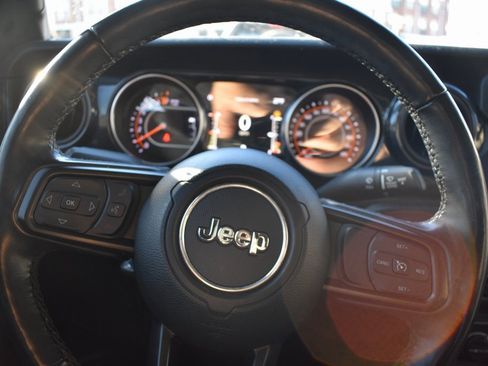 Used 2022 Jeep Gladiator Sport image 13