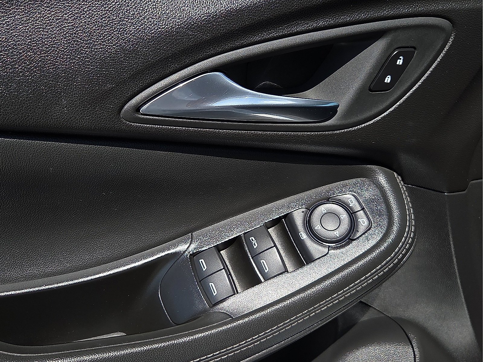 Certified 2024 Buick Encore GX Sport Touring FWD image 13