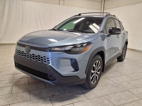 New 2026 Toyota Corolla Cross SE image 3