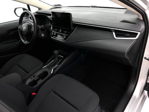 Used 2025 Toyota Corolla LE FWD image 13