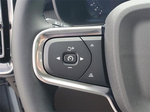 New 2026 Volvo XC40 B5 Ultra w/ Climate Package image 18