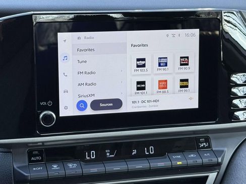 Used 2025 Toyota Camry LE image 16