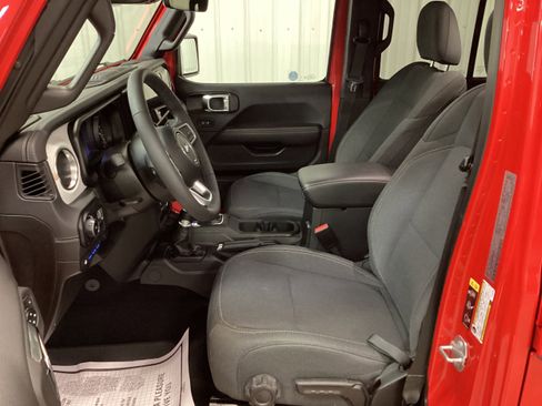 Used 2025 Jeep Wrangler Backcountry image 15