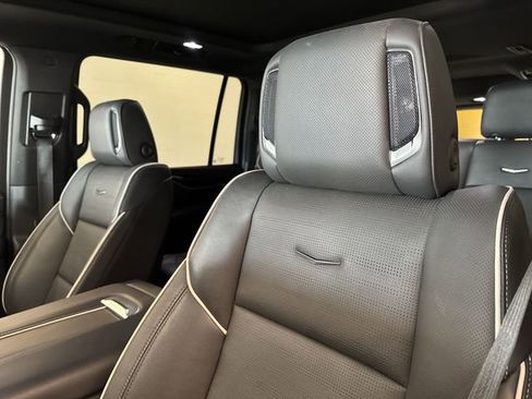 Used 2024 Cadillac Escalade ESV Sport w/ Heavy-Duty Trailer Package AWD/4WD image 20