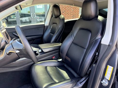 Used 2022 Tesla Model Y Long Range AWD/4WD image 17