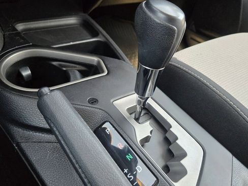 Used 2017 Toyota RAV4 XLE image 18