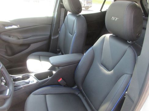 New 2026 Buick Encore GX Sport Touring image 11