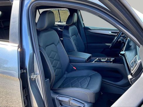 Used 2024 Volkswagen Atlas Cross Sport SE AWD/4WD image 7