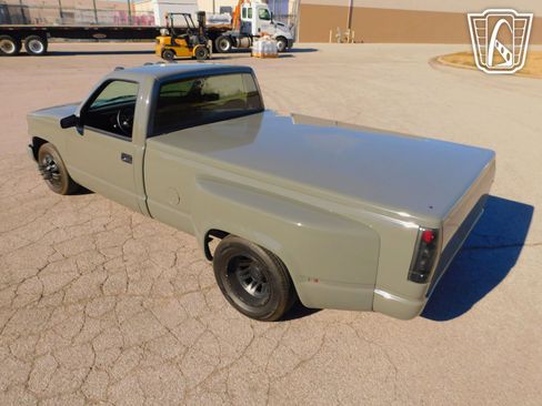 Used 1989 Chevrolet Silverado 3500 2WD Regular Cab image 17