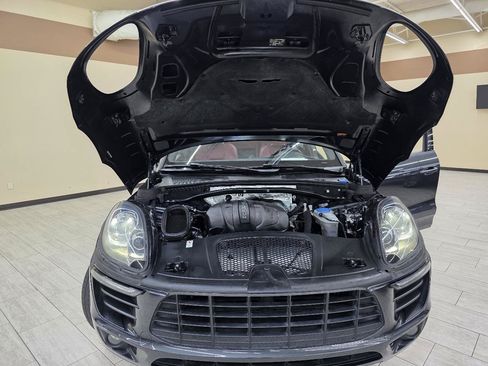 Used 2018 Porsche Macan AWD/4WD image 43