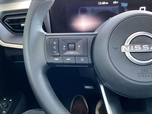 Used 2025 Nissan Kicks S w/ Charging Package image 18