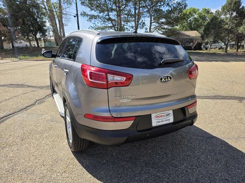 Used 2011 Kia Sportage LX w/ Convenience Pkg AWD/4WD image 4