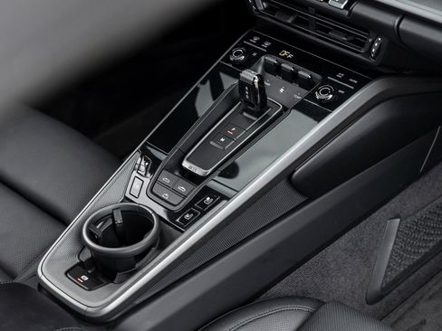 Certified 2022 Porsche 911 Carrera image 40