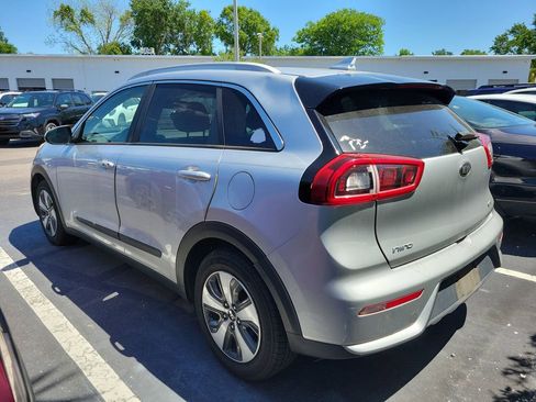 Used 2017 Kia Niro LX image 4
