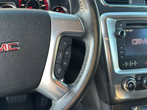 Used 2013 GMC Acadia SLE image 18