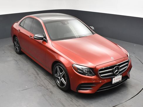 Used 2018 Mercedes-Benz E 300 4MATIC w/ Premium 2 Package image 17
